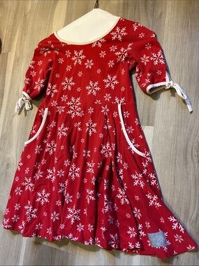 Eleanor Rose Red Snowflake Holiday Dress with White Trim size 8-10